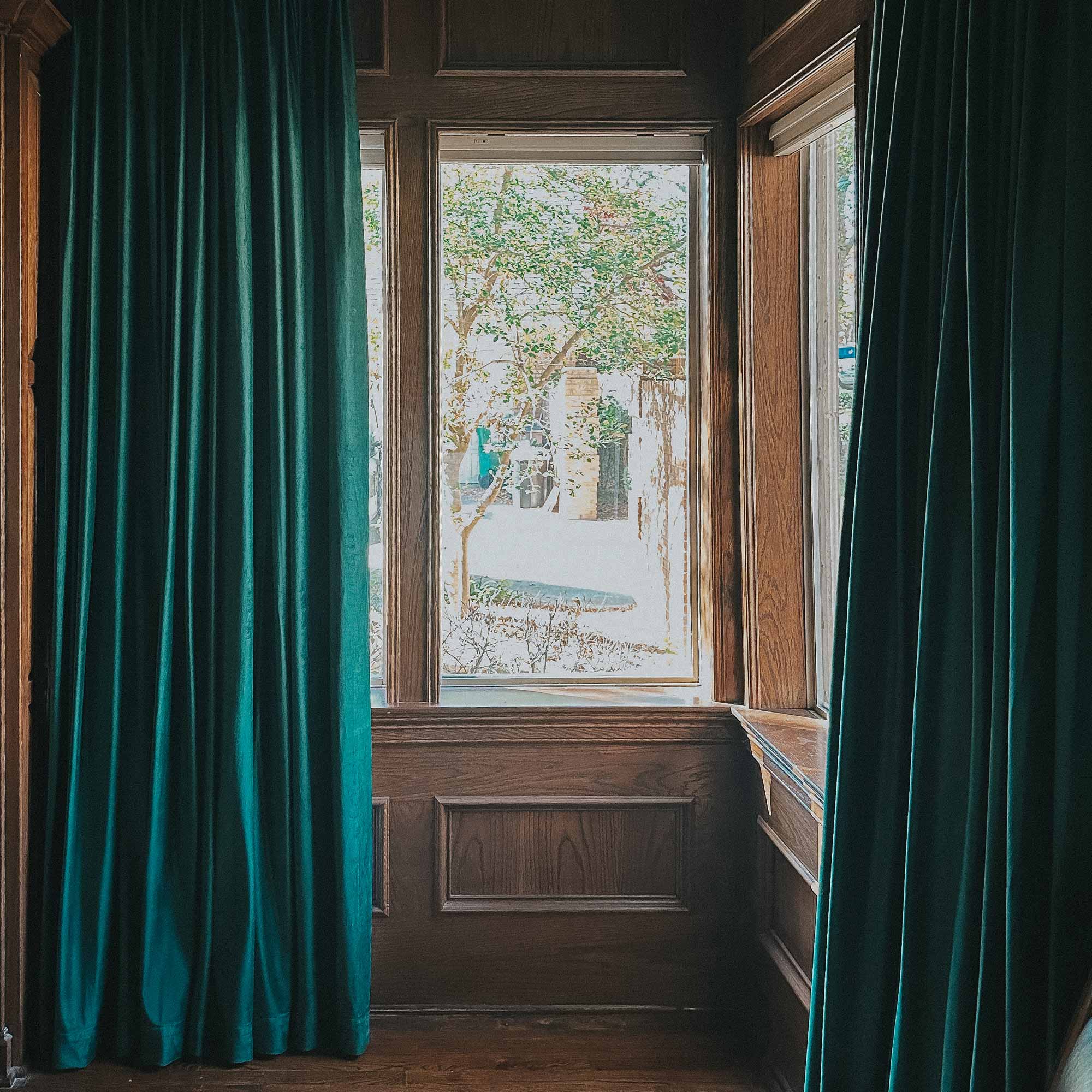 Custom Modern Velvet Curtains – Luxe Light Blocking & Elegant Home Décor